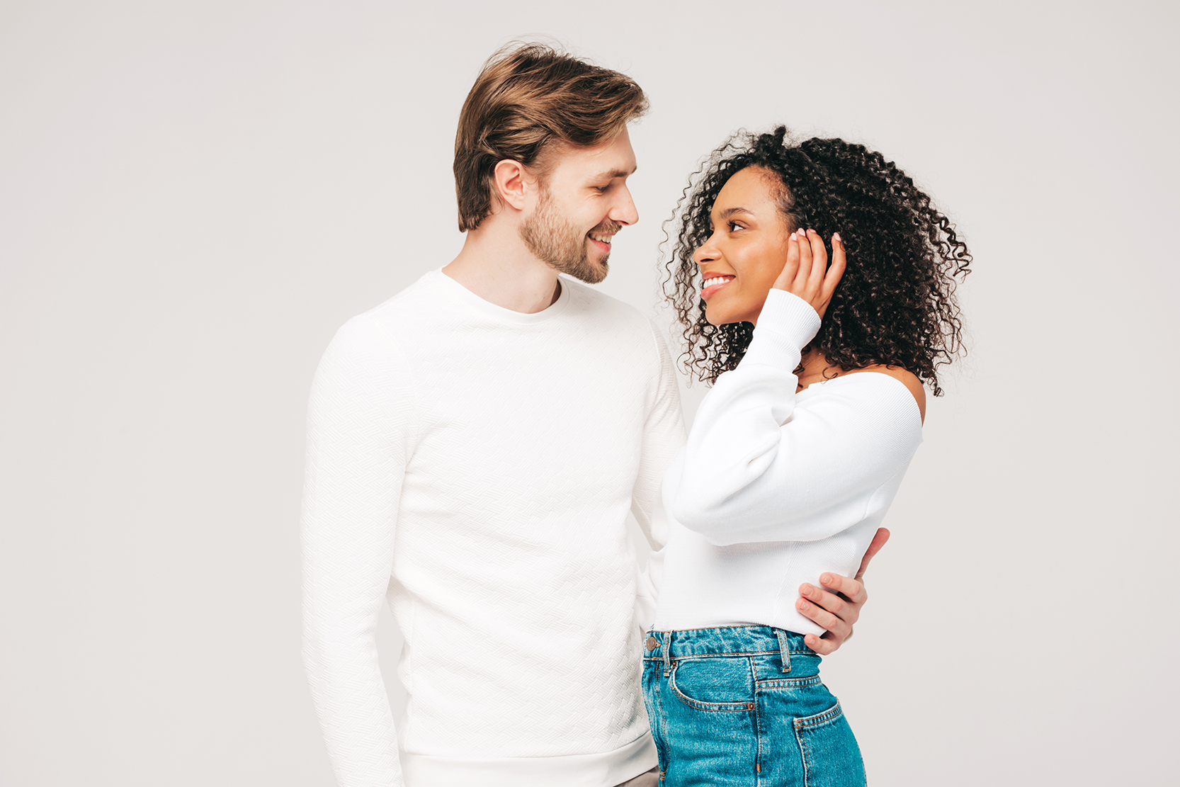 Leia mais sobre o artigo UMA BREVE HISTÓRIA DE UM AMOR AINDA EM CONSTRUÇÃO